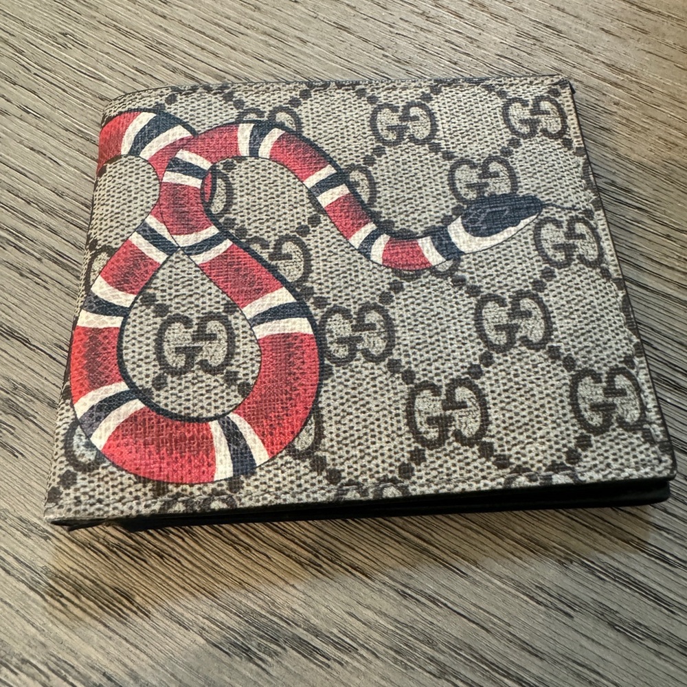 Gucci KINGSNAKE PRINT GG SUPREME WALLET